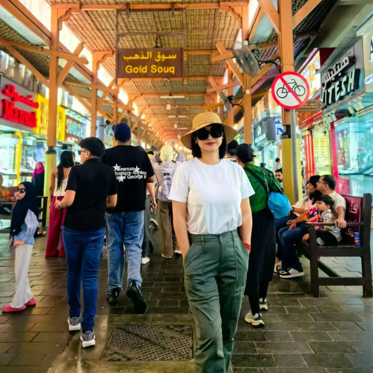 Pandaroaming city and culture guide Anne