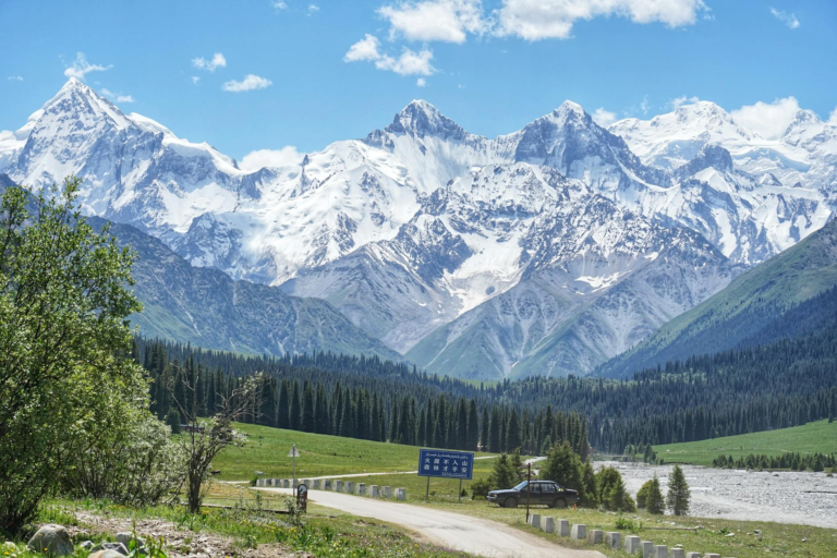 Xinjiang Road landscapes