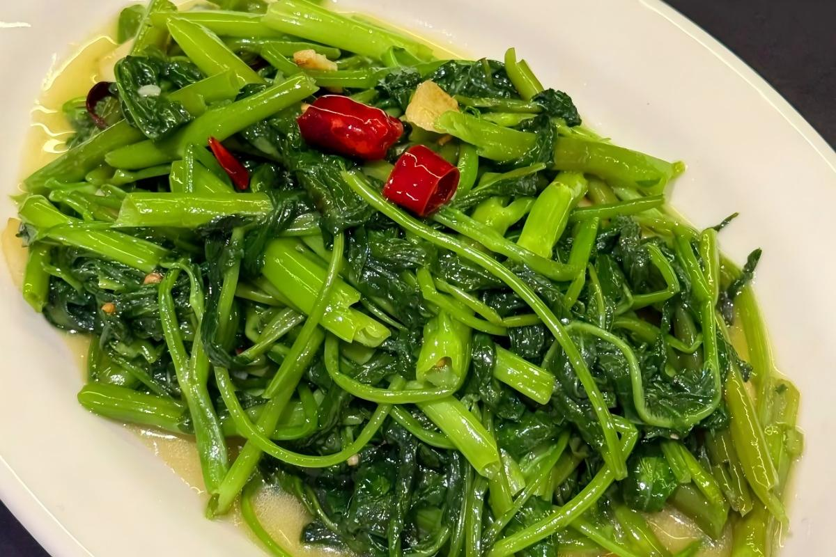 Sichuan vegetable stir fry