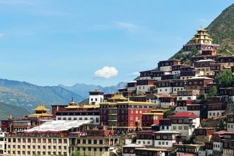 Traditional Tibetan Buddhist architecture of Baiyu Monastery in Sichuan