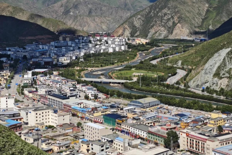 Yushu city in Qinghai on the Tibetan Plateau, gateway to the Sanjiangyuan wildlife region in China