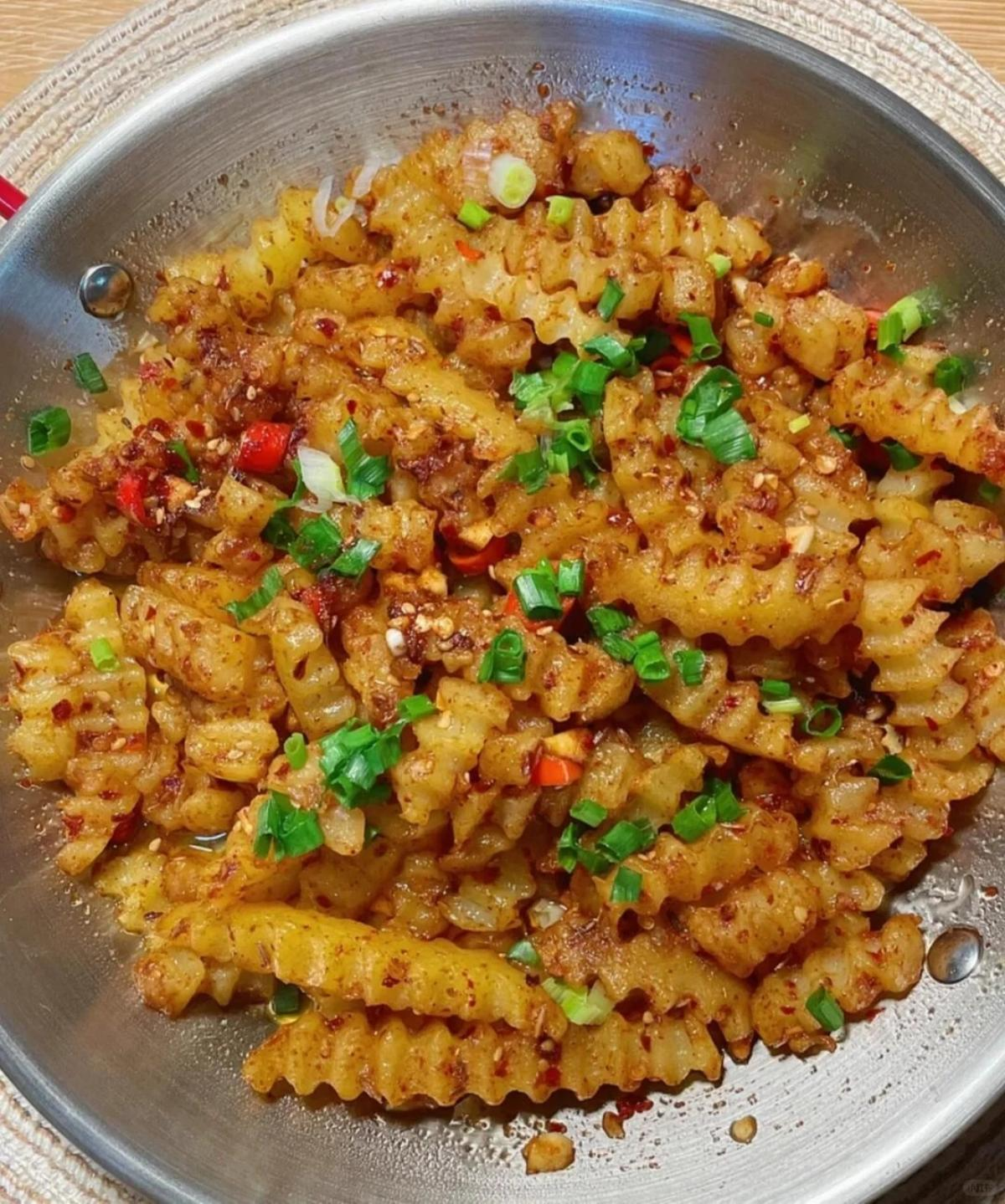Wolf-Tooth Potatoes, a popular Sichuan street snack